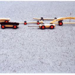küche und keller unterwegs – holz und fischertechnik, 2001